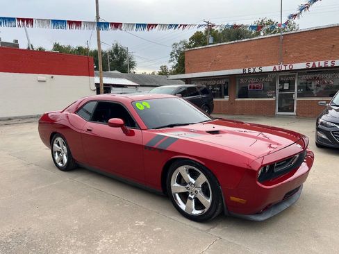 Used 2009 Dodge Challenger R/T image 4