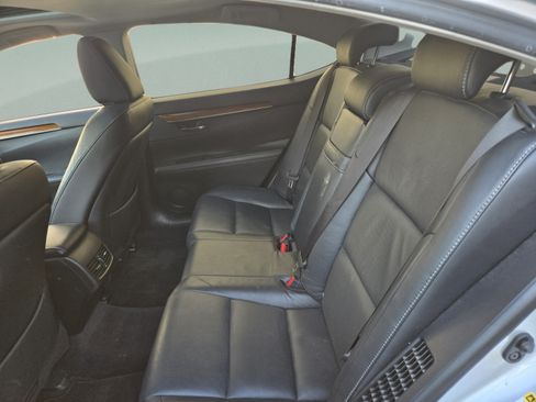 Used 2013 Lexus ES 300h w/ Luxury Pkg FWD image 21
