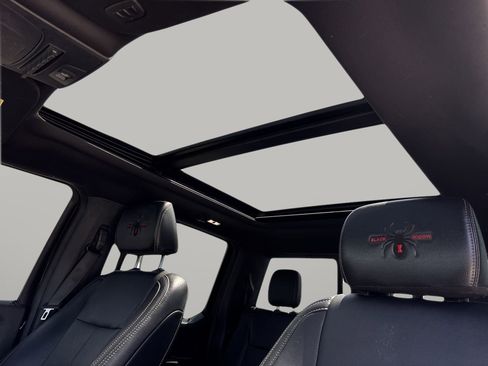 Used 2022 Ford F250 Lariat w/ Black Appearance Package image 19