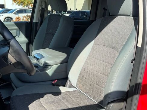 Used 2019 RAM 1500 Big Horn image 29