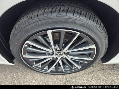 Used 2025 Lexus ES 300h w/ Premium Package FWD image 10