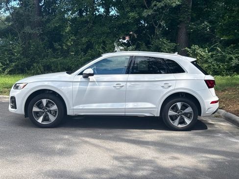 Used 2023 Audi Q5 2.0T Premium Plus w/ Premium Plus Package AWD/4WD image 4