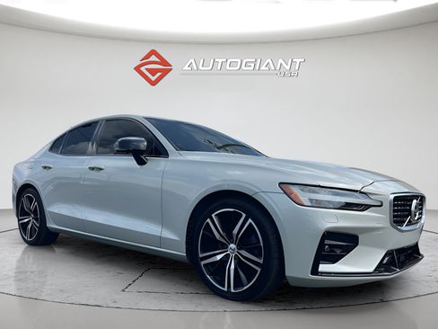Used 2020 Volvo S60 T5 R-Design FWD image 10