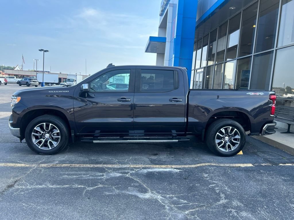 Used 2022 Chevrolet Silverado 1500 LT AWD/4WD image 6
