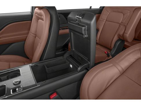Used 2024 Lincoln Aviator Reserve w/ Equipment Group 201A AWD/4WD image 10