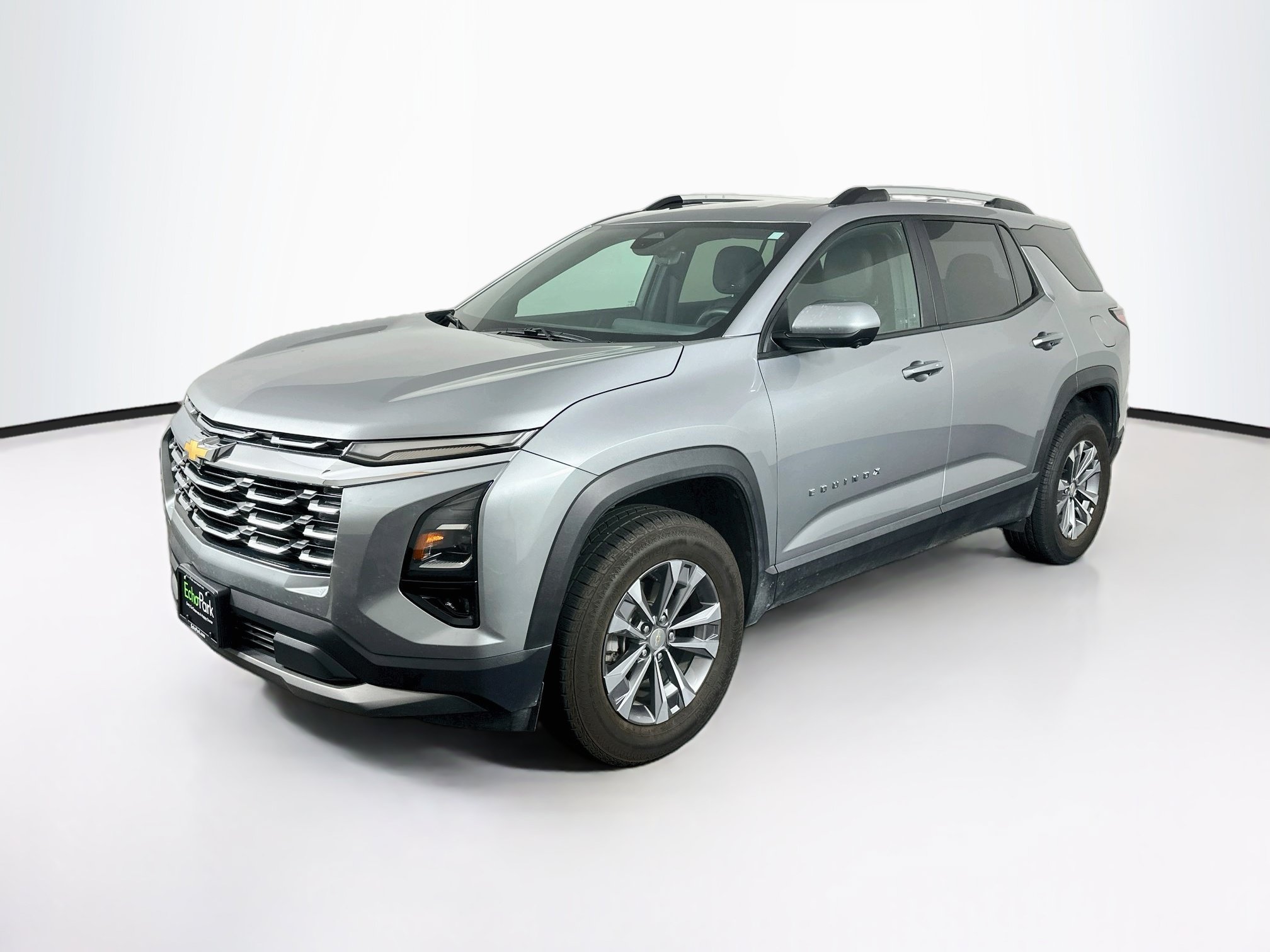 Used 2025 Chevrolet Equinox LT w/ Convenience Package II FWD image 3