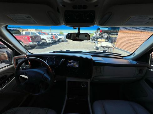 Used 2003 Cadillac Escalade AWD image 25