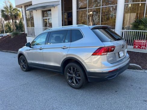 Used 2024 Volkswagen Tiguan SE image 38