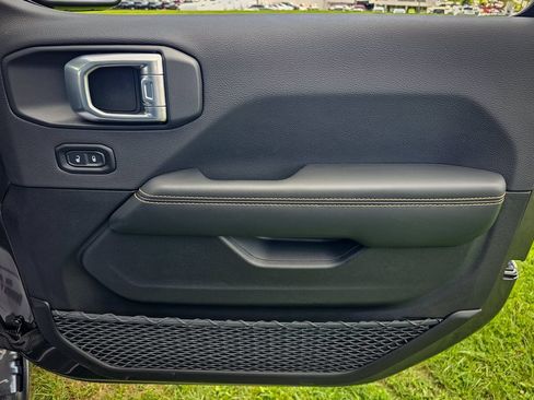New 2026 Jeep Gladiator Sport AWD/4WD image 40