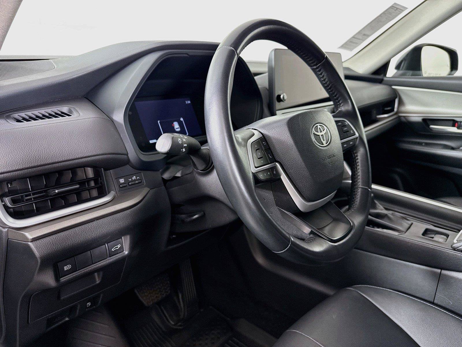 Certified 2025 Toyota Grand Highlander FWD image 4
