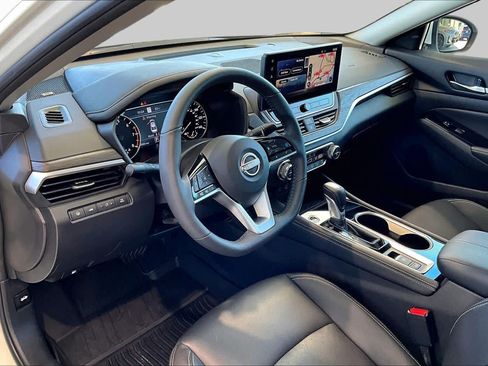Used 2025 Nissan Altima 2.5 SL FWD image 19