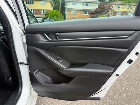 Used 2022 Honda Accord Sport image 23