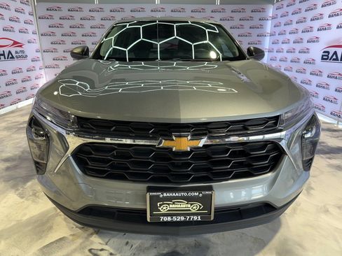Used 2024 Chevrolet Trax LS w/ Driver Confidence Package FWD image 3