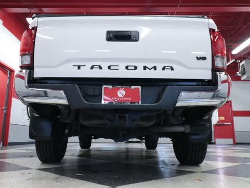Used 2022 Toyota Tacoma SR5 RWD image 27