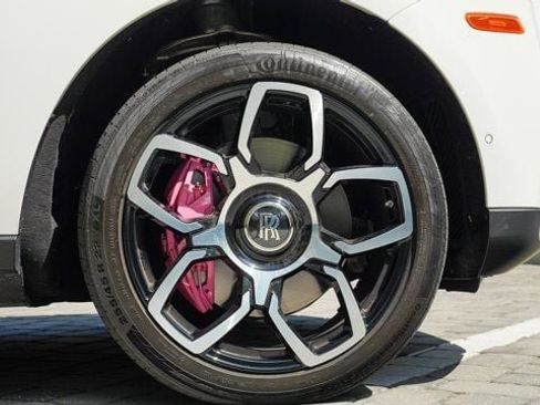 Used 2024 Rolls-Royce Cullinan image 13