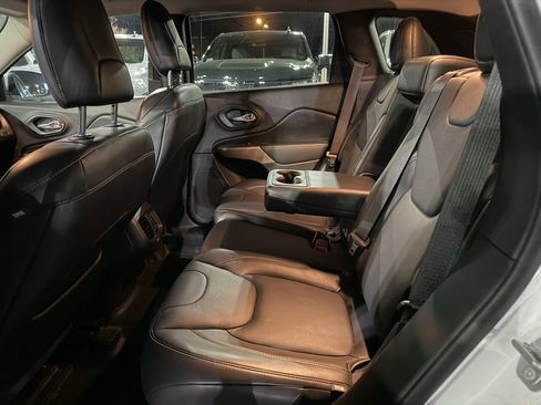 Used 2018 Jeep Cherokee Limited w/ Technology Group image 20