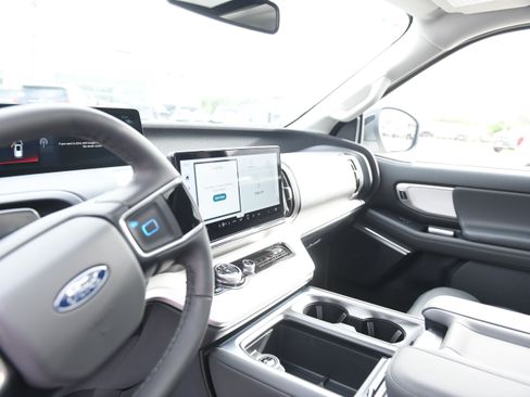 New 2026 Ford Expedition Active RWD image 22