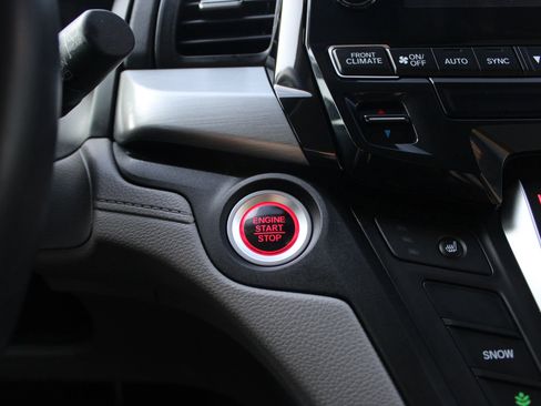 Used 2019 Honda Odyssey EX-L image 18