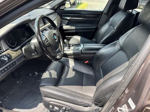 Used 2015 BMW 750Li xDrive AWD/4WD image 52