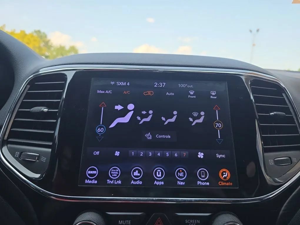Used 2019 Jeep Grand Cherokee Altitude AWD/4WD image 32