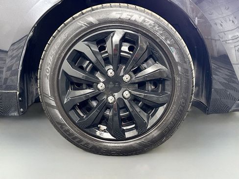 Used 2020 Toyota Corolla LE FWD image 38