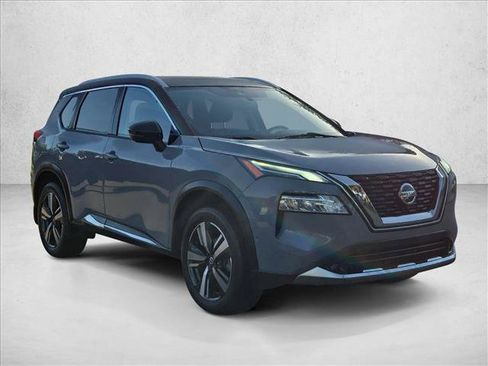 Used 2021 Nissan Rogue Platinum FWD image 3