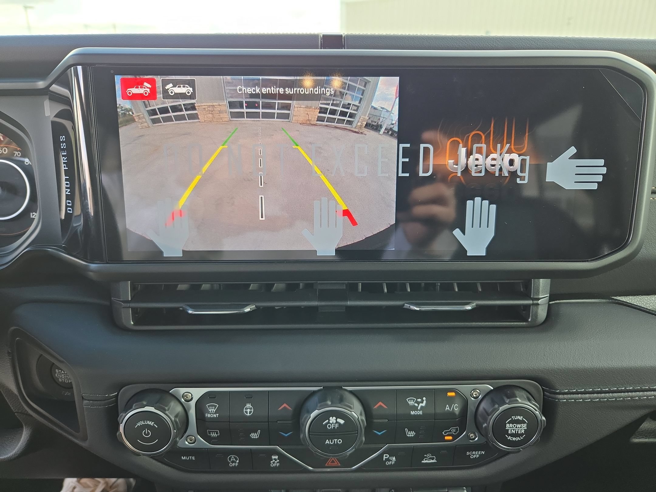 New 2027 Jeep Wrangler Unlimited Sahara AWD/4WD image 17