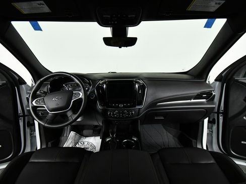 Used 2023 Chevrolet Traverse RS image 18