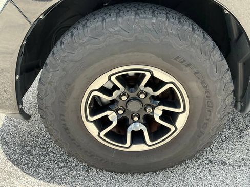 Used 2018 RAM 1500 Express RWD image 19