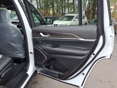 New 2026 Jeep Grand Cherokee L Limited AWD/4WD image 10