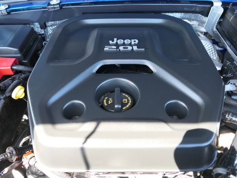 Used 2024 Jeep Wrangler Unlimited Sport AWD/4WD image 29
