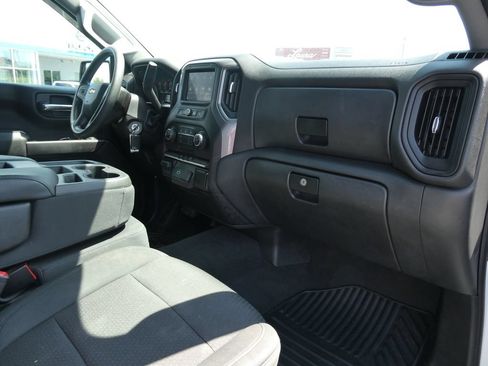 Certified 2020 Chevrolet Silverado 1500 Custom w/ Custom Value Package AWD/4WD image 16