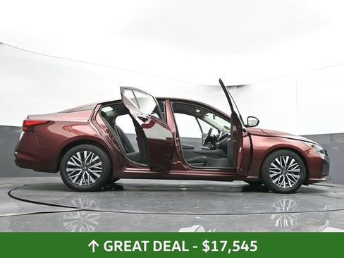 Used 2023 Nissan Altima 2.5 SV FWD image 75