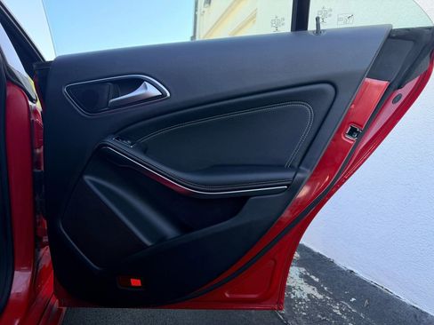 Used 2018 Mercedes-Benz CLA 250 4MATIC image 29