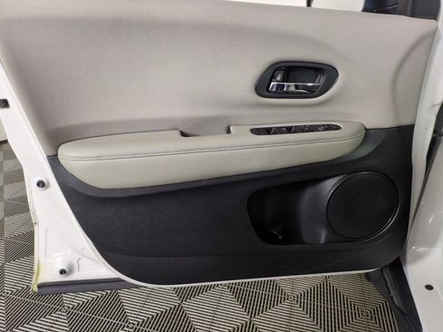 Used 2017 Honda HR-V LX image 12