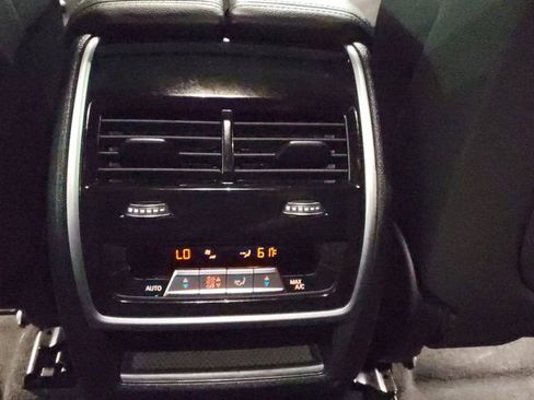 Used 2022 BMW X6 xDrive40i w/ M Sport Package image 14