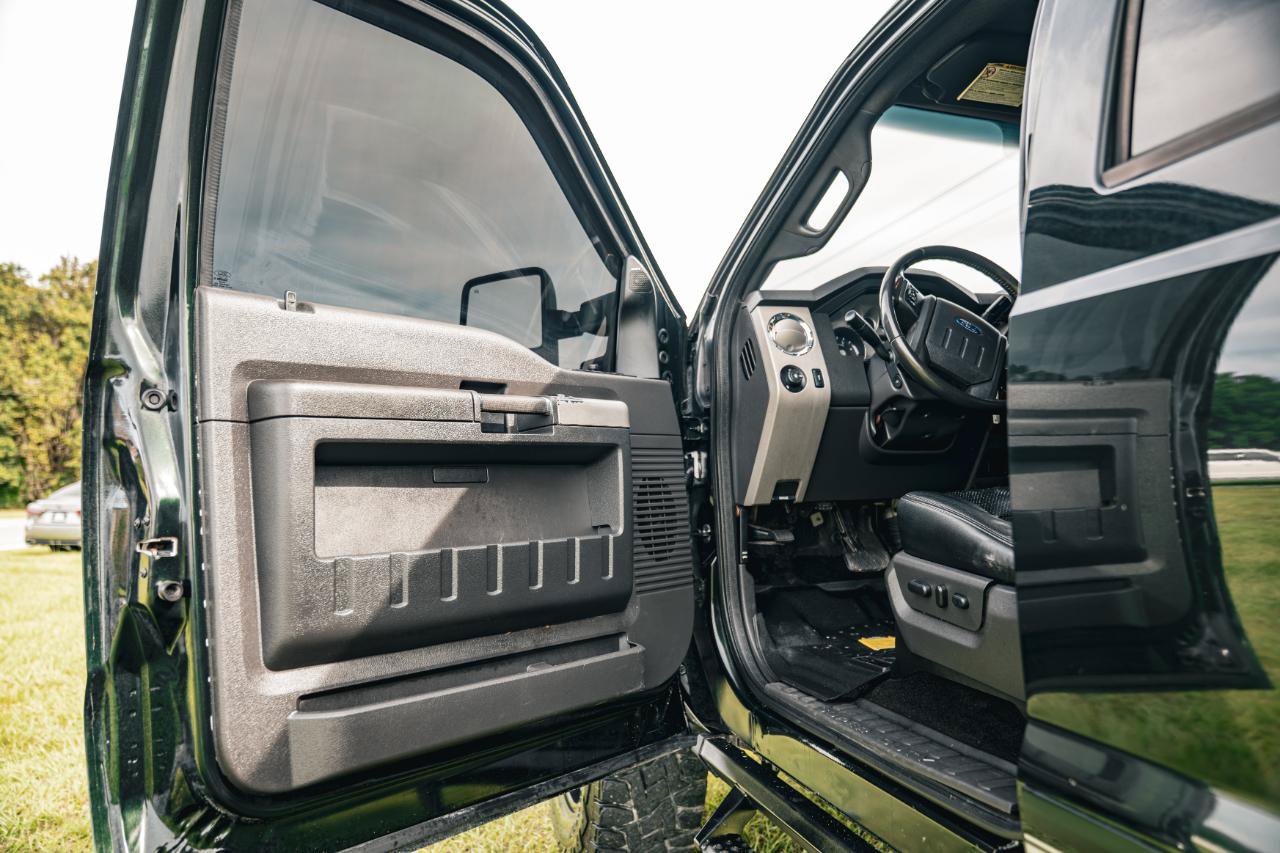 Used 2013 Ford F250 Lariat w/ Lariat Ultimate Pkg AWD/4WD image 16