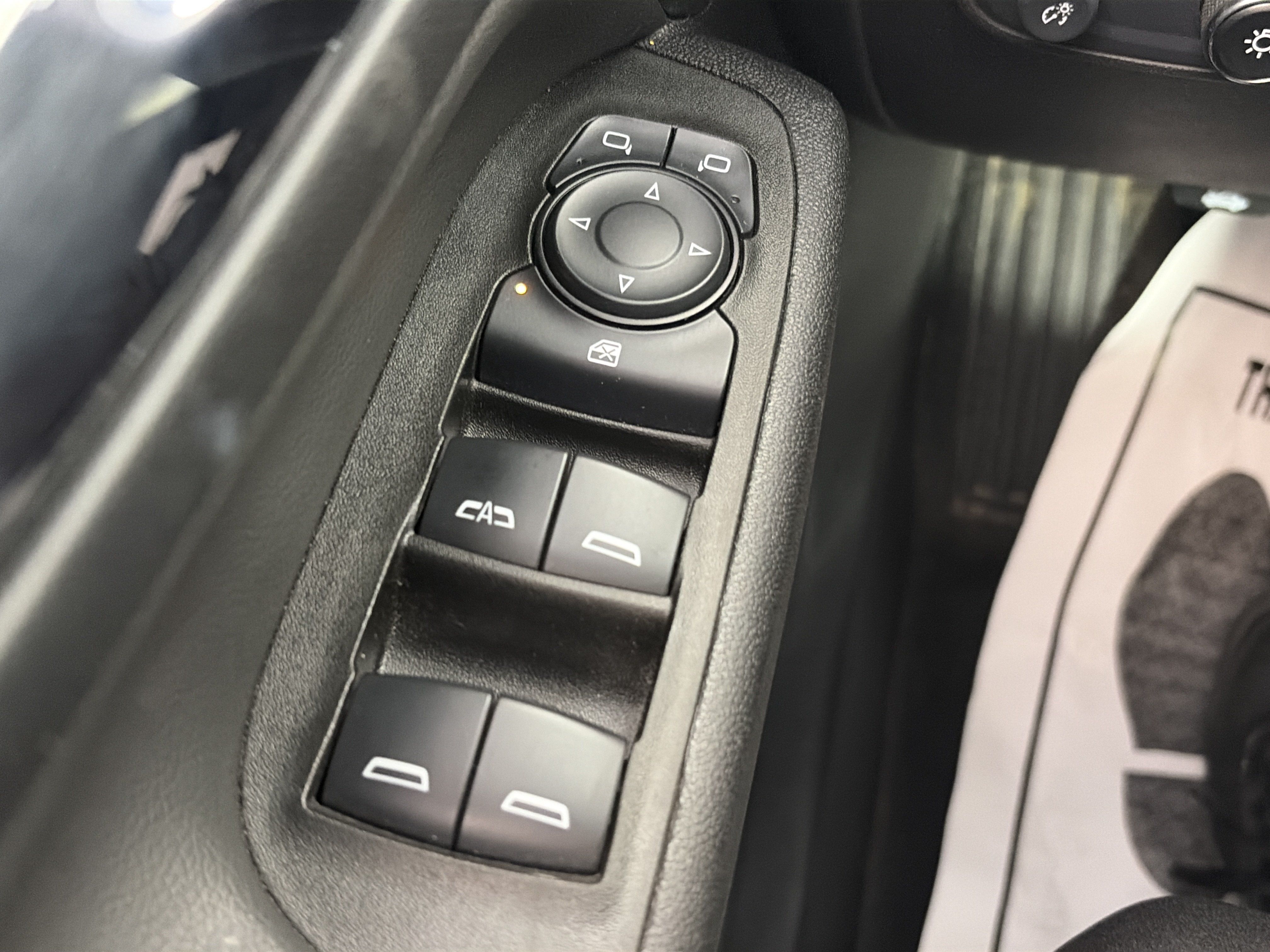 Used 2024 Chevrolet Equinox LT w/ LPO, Floor Liner Package AWD/4WD image 33