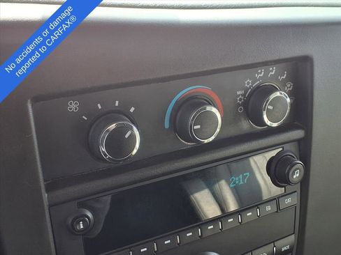 Used 2018 Chevrolet Express 3500 w/ Driver Convenience Package image 23