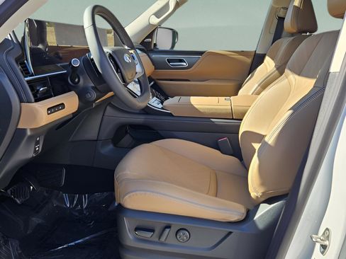 New 2026 INFINITI QX80 Luxe w/ Cargo Package image 17