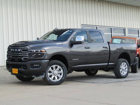 New 2026 RAM 2500 Laramie w/ Sport Appearance Package AWD/4WD image 37