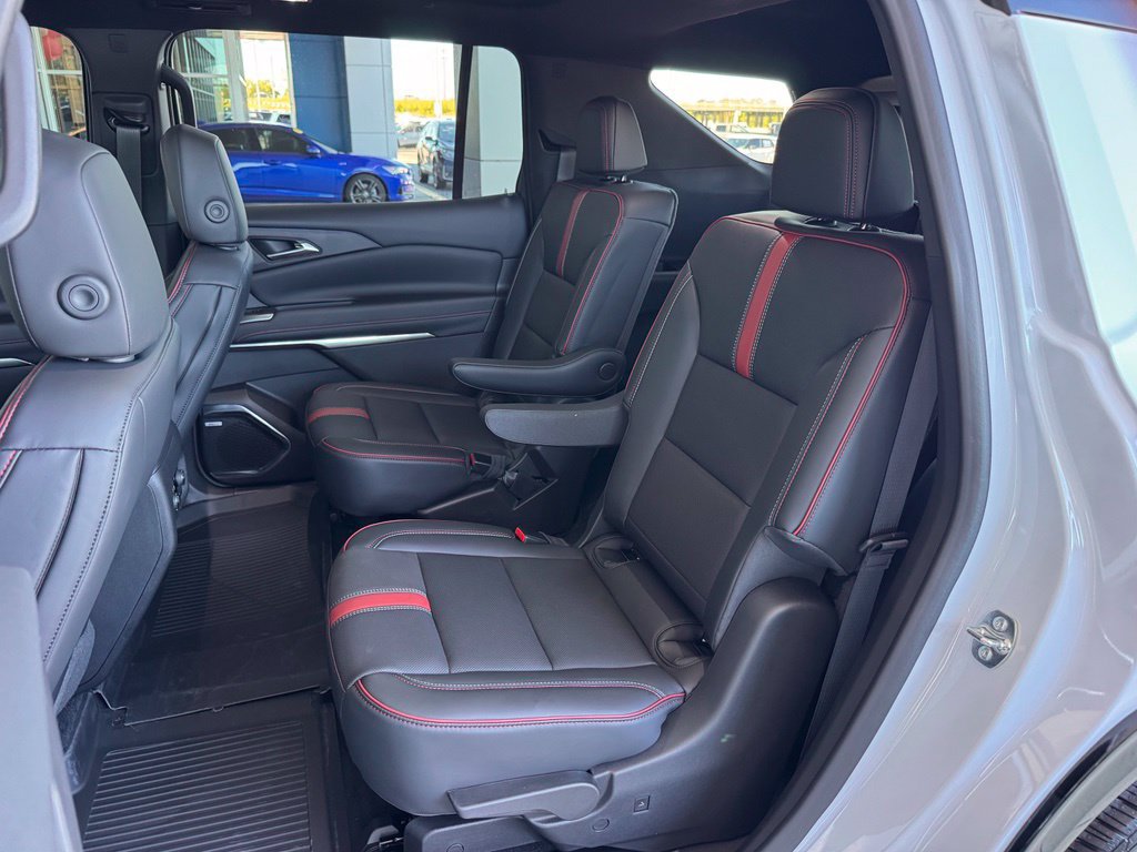 New 2027 Chevrolet Traverse RS w/ LPO, Floor Liner Package FWD image 24