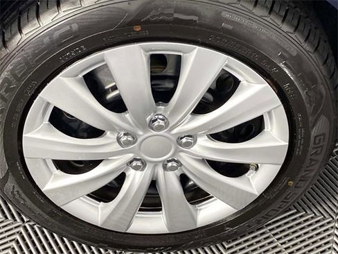 Used 2021 Toyota Corolla LE w/ Carpet Mat Package (TMS) image 29