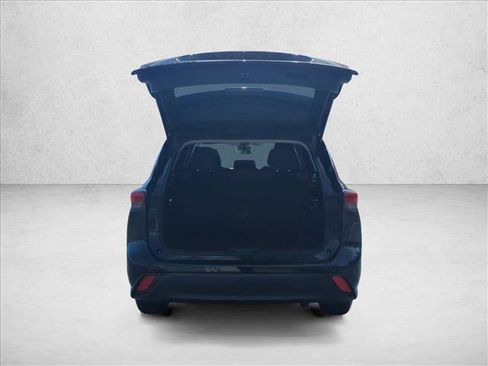 Used 2020 Toyota Highlander L image 6