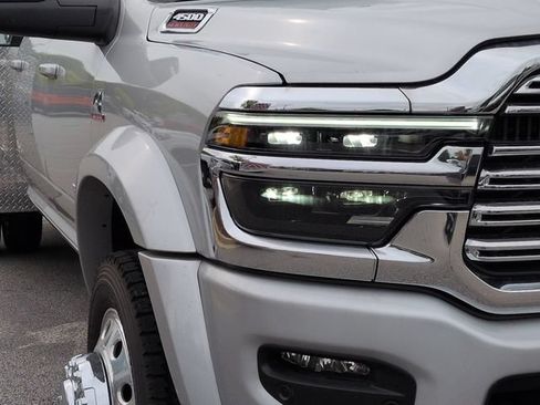 New 2026 RAM 4500 4x4 Crew Cab DRW w/ Laramie Trim Package image 9