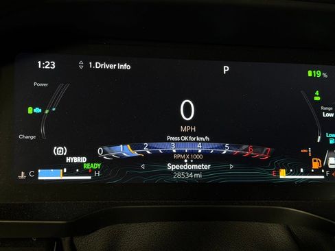 Used 2024 Jeep Grand Cherokee Trailhawk w/ Luxury Tech Group III AWD/4WD image 17
