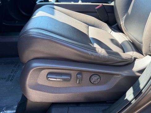 Used 2023 Honda Odyssey EX-L image 18