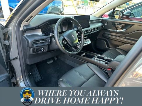 New 2025 Lincoln Corsair Reserve w/ Equipment Group 202A image 4