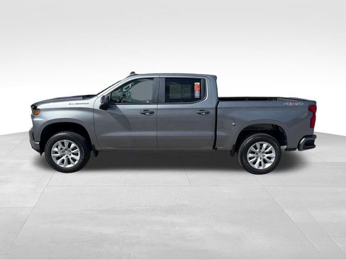 Used 2020 Chevrolet Silverado 1500 Custom w/ Custom Value Package AWD/4WD image 3