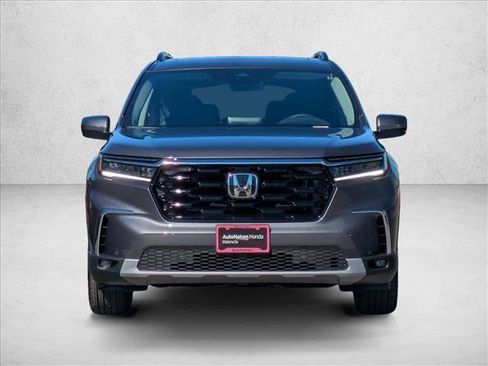 New 2025 Honda Pilot Touring image 6
